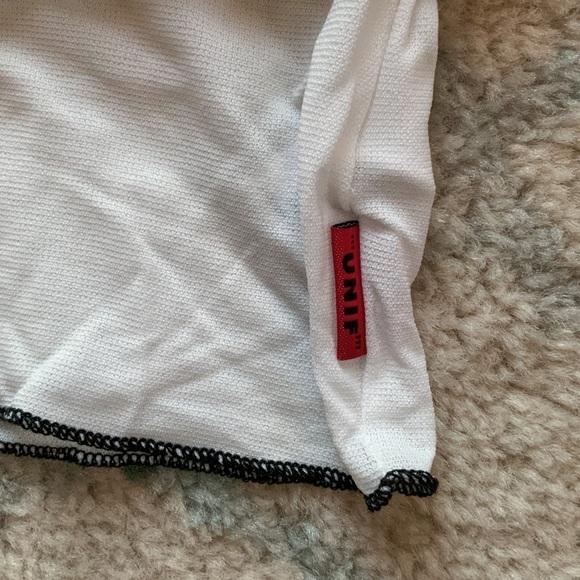 UNIF top | thermal contrast stitching | mesh top - Picture 2 of 4